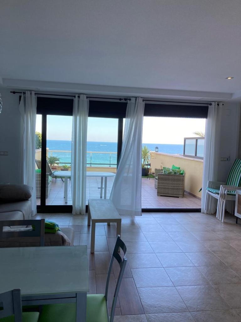 Bungalow En Primera Linea Del Mar 阿勒纳勒斯德尔索尔 外观 照片